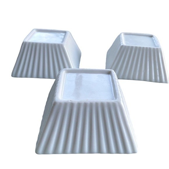 Small Square Ceramic Serving Bowls in White set of 3 - Picture 3 of 4